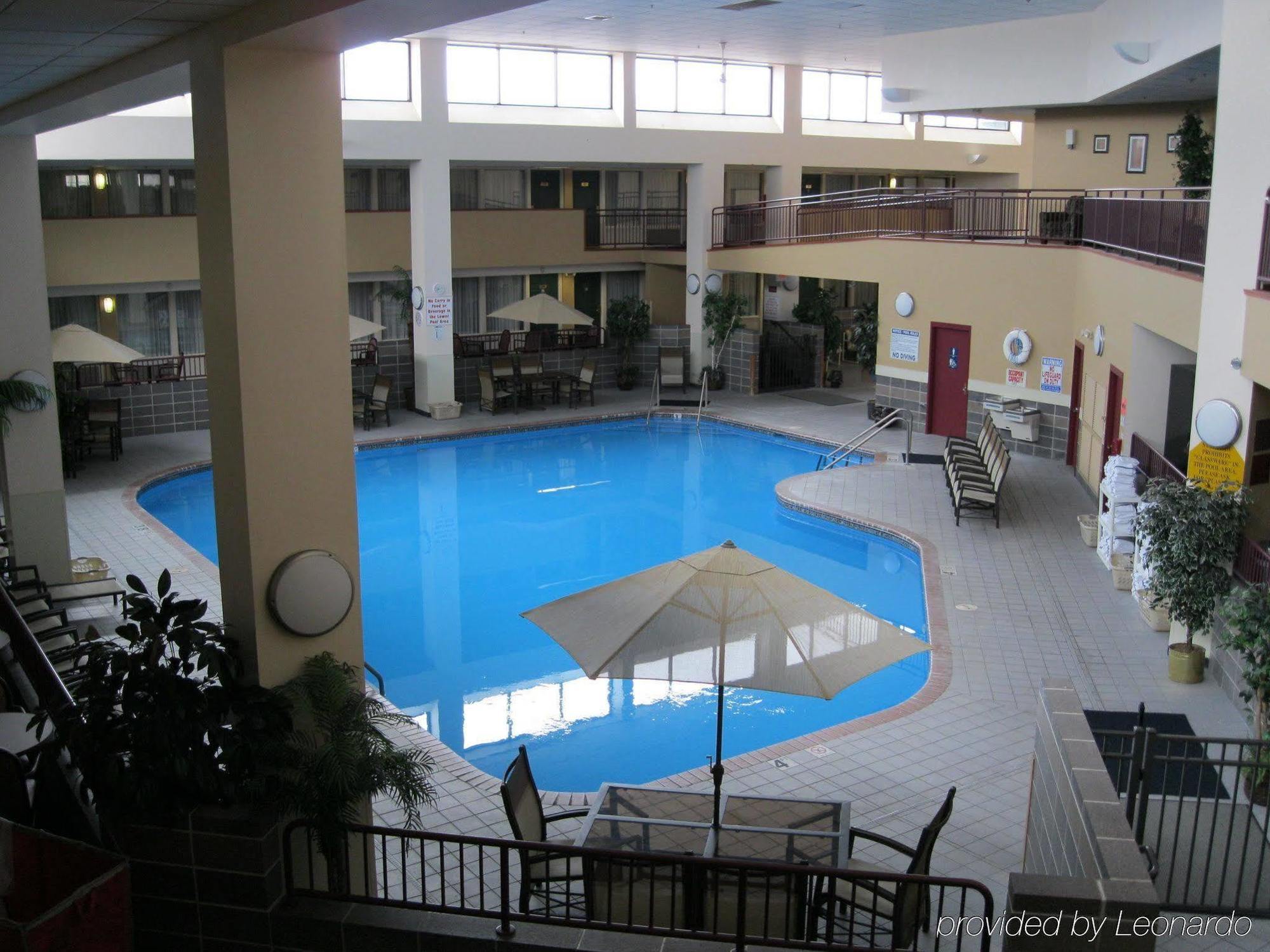 Plaza Hotel & Suites - โอแคลร์ ภายนอก รูปภาพ